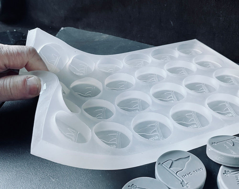 Individuelle Süßigkeiten- und Münzform – Silikonform mit 24 Mulden und Logo